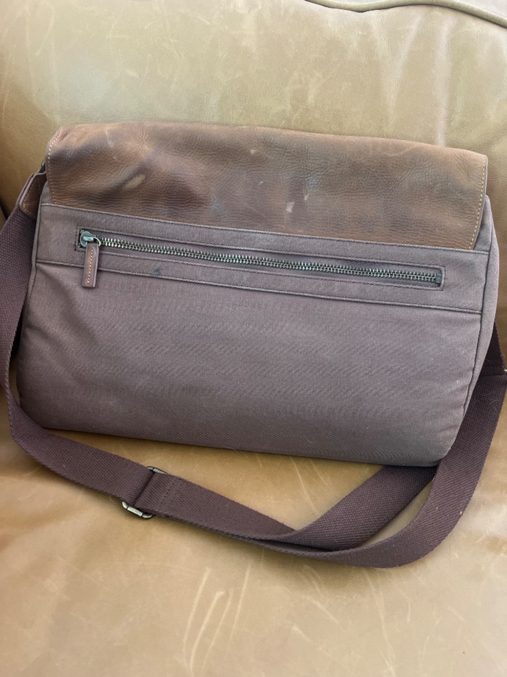 Pendleton Messenger Bag - Picture 2 of 3